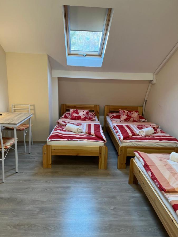 Kiskakas Etterem Hotel Zalaegerszeg Ngoại thất bức ảnh
